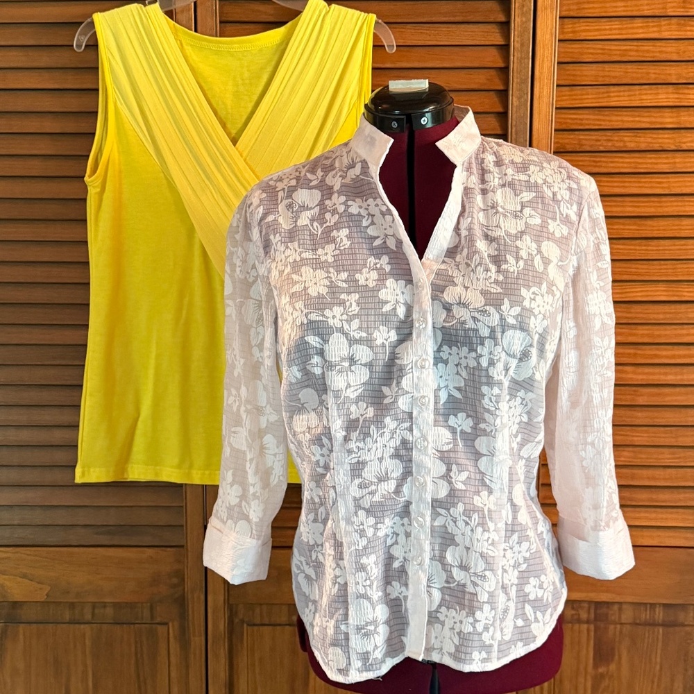 Autograph New York White Sheer Floral Pattern Blouse & Pullover Top Large NWOT